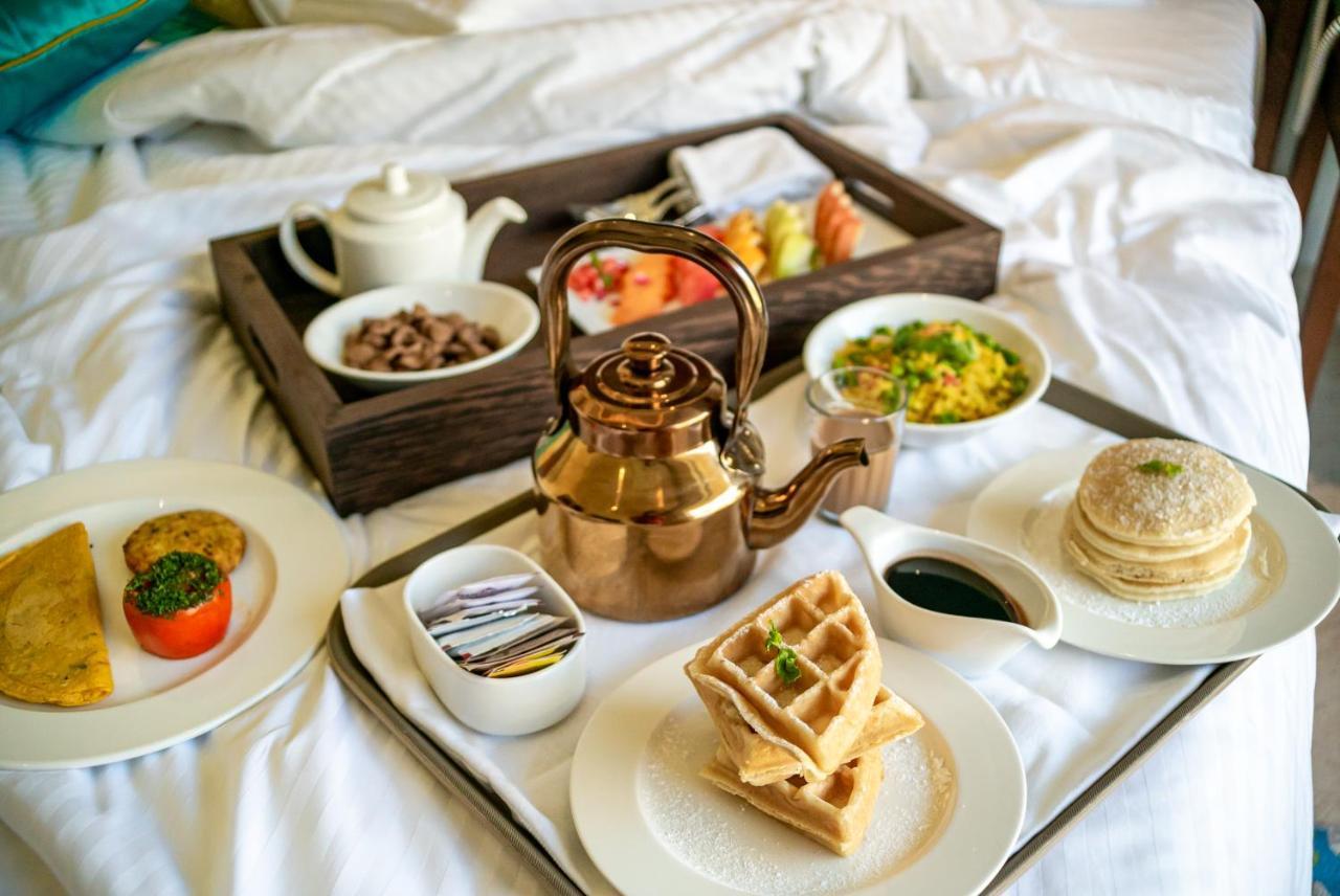 Hawthorn Suites By Wyndham Dwarka エクステリア 写真