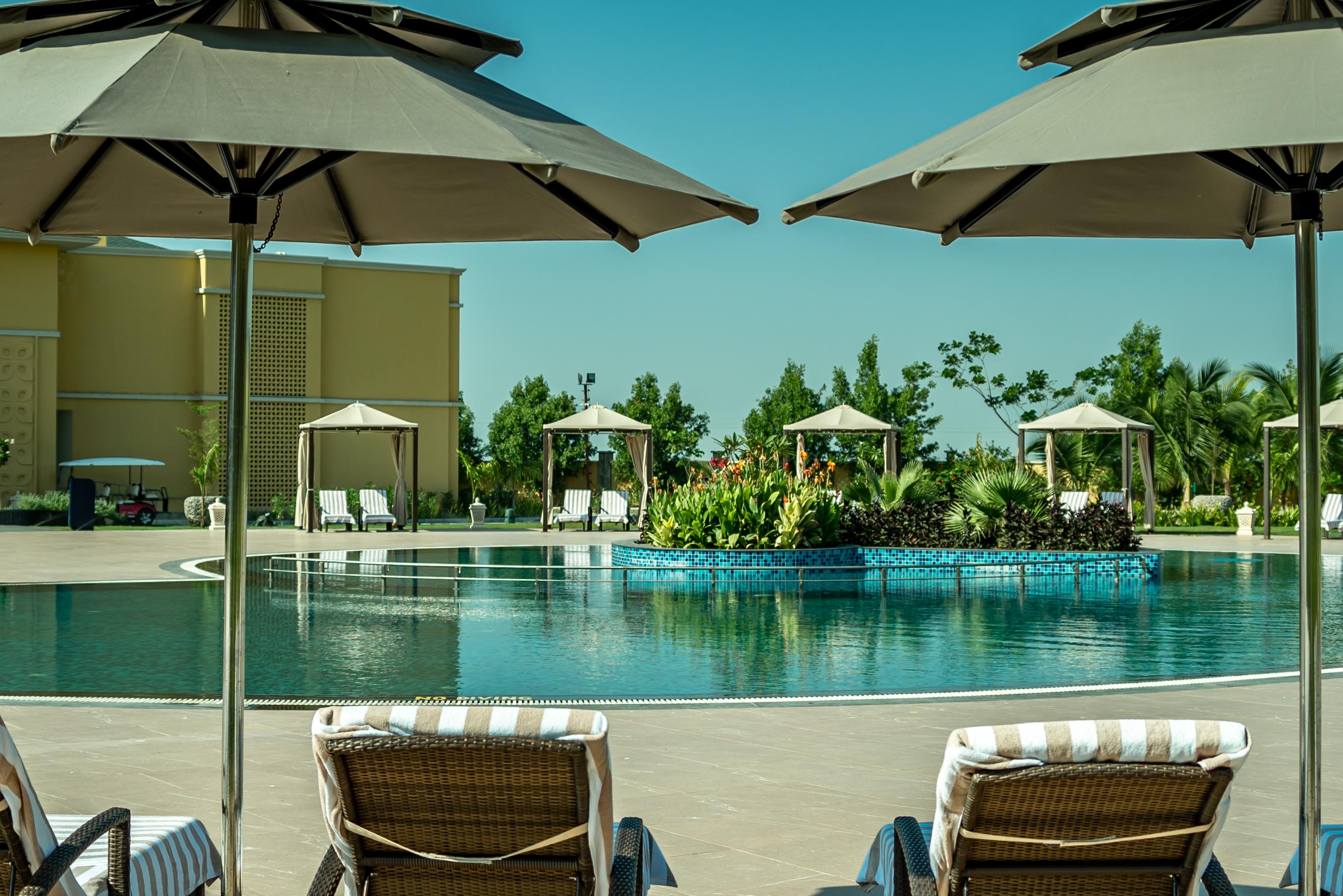 Hawthorn Suites By Wyndham Dwarka エクステリア 写真