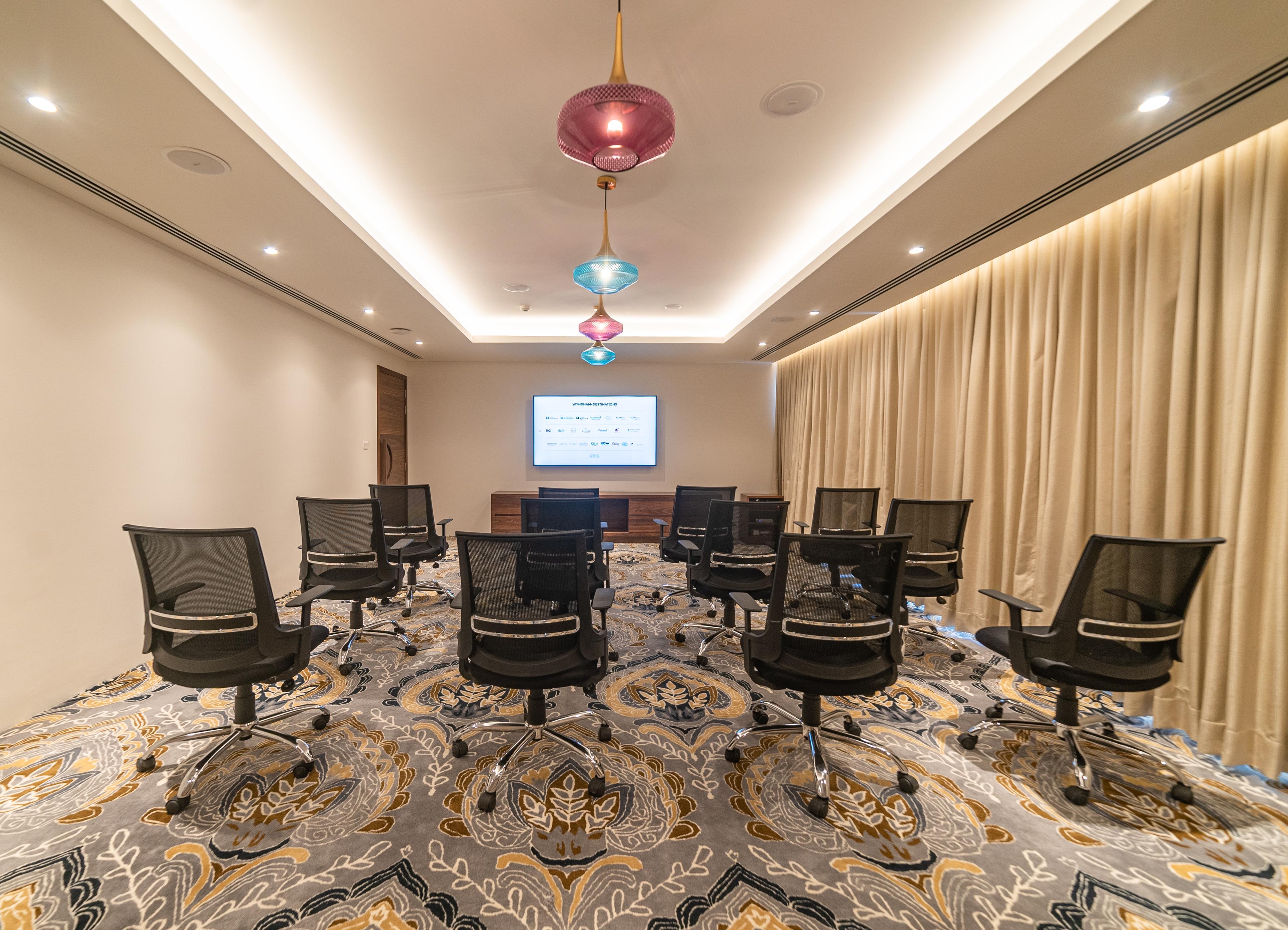 Hawthorn Suites By Wyndham Dwarka エクステリア 写真