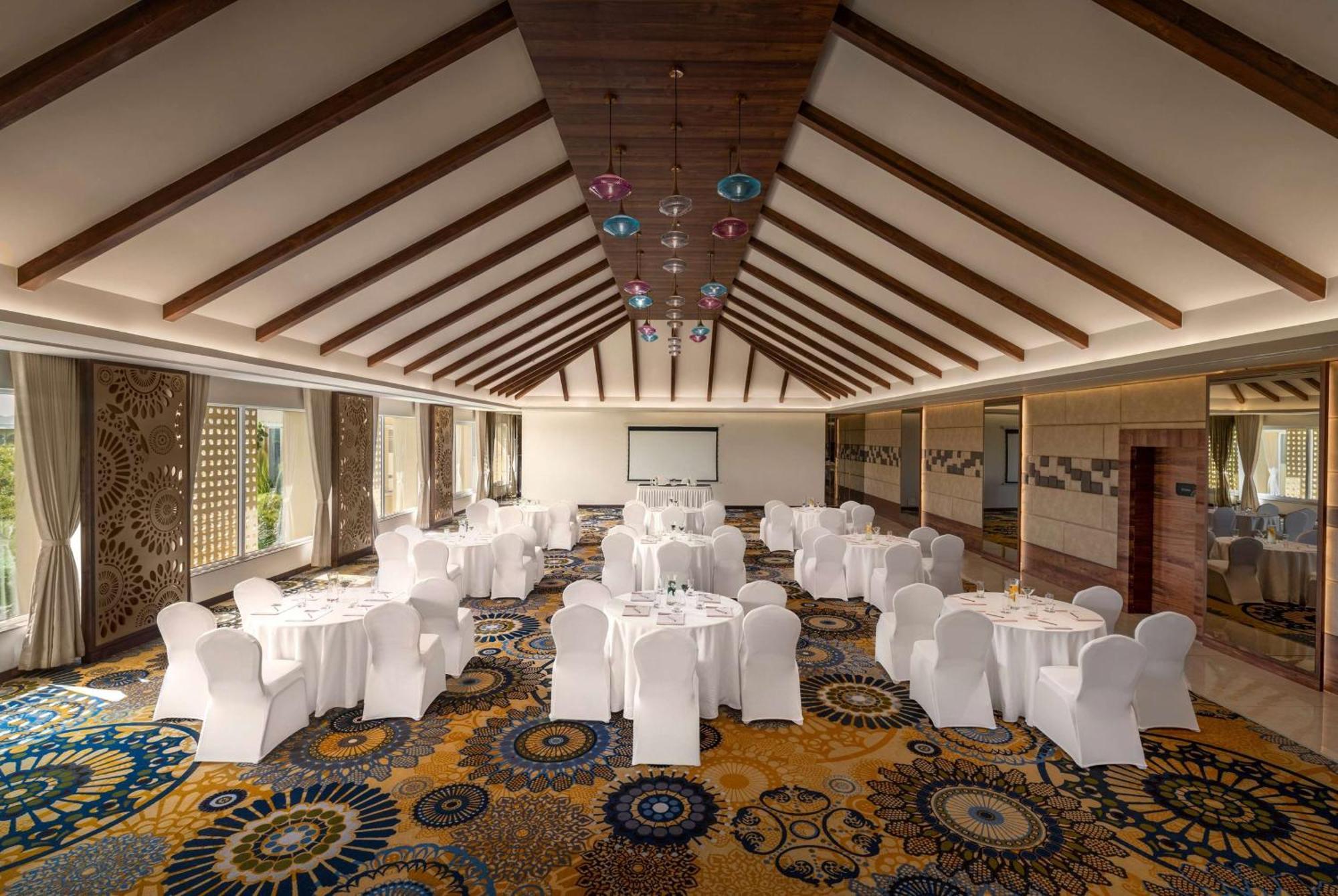 Hawthorn Suites By Wyndham Dwarka エクステリア 写真