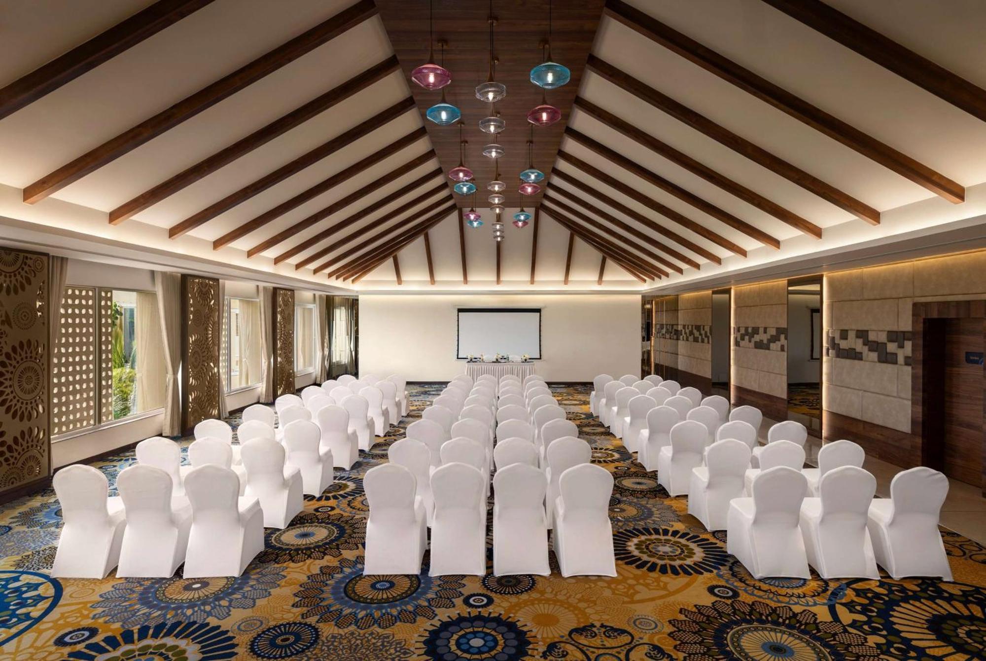 Hawthorn Suites By Wyndham Dwarka エクステリア 写真