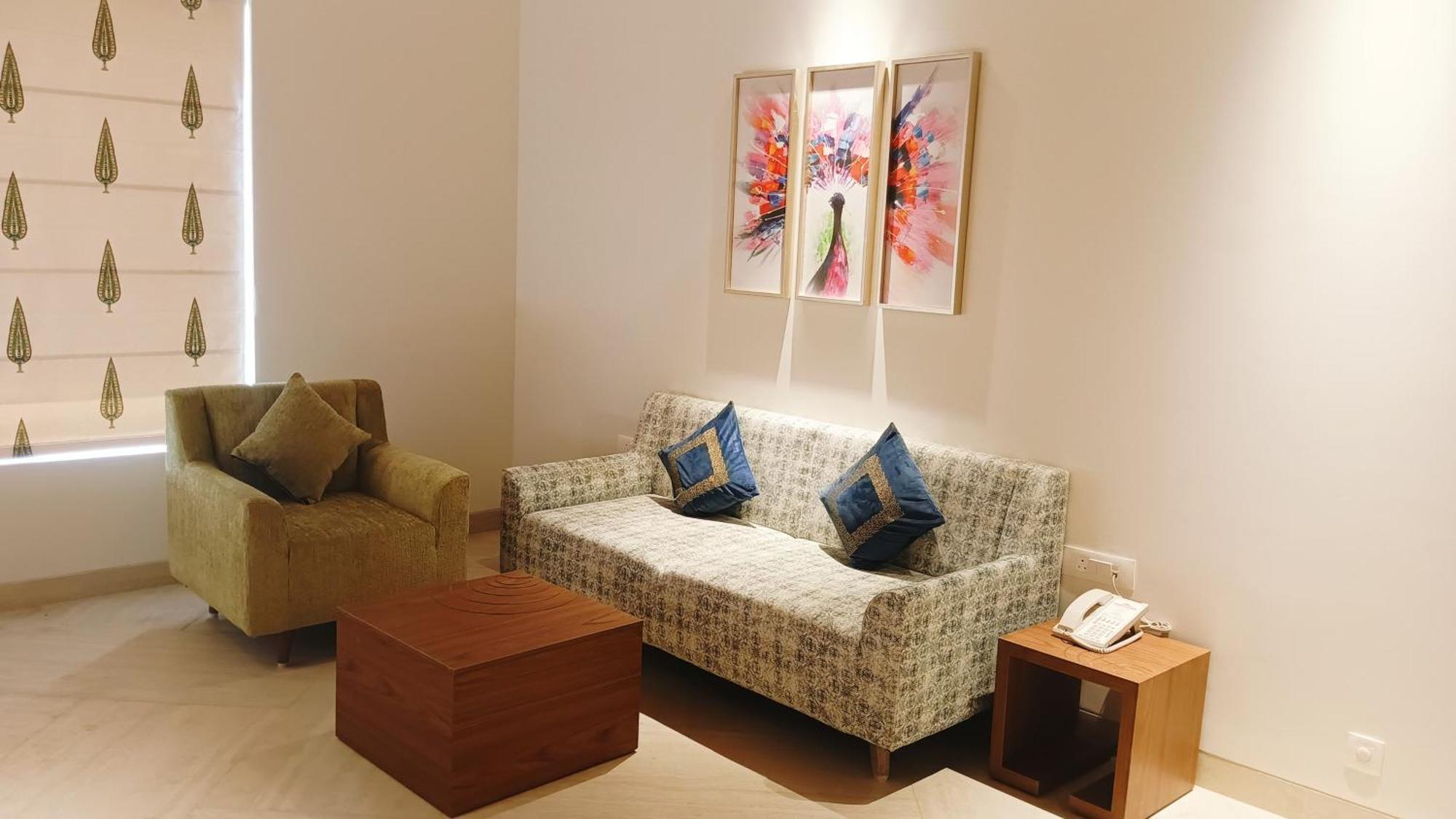 Hawthorn Suites By Wyndham Dwarka エクステリア 写真